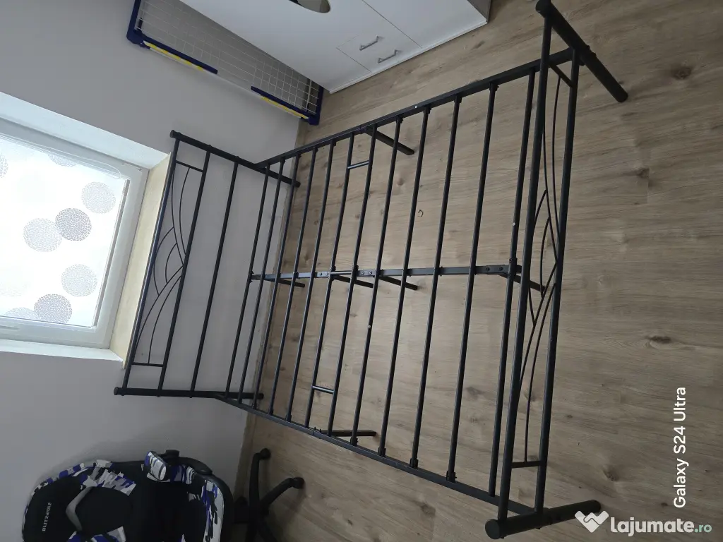 Cadru de pat de 160x220 cm cu saltea!