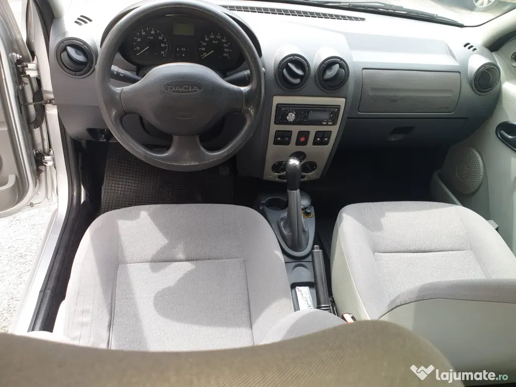 Dacia Logan, servo, stare perfecta