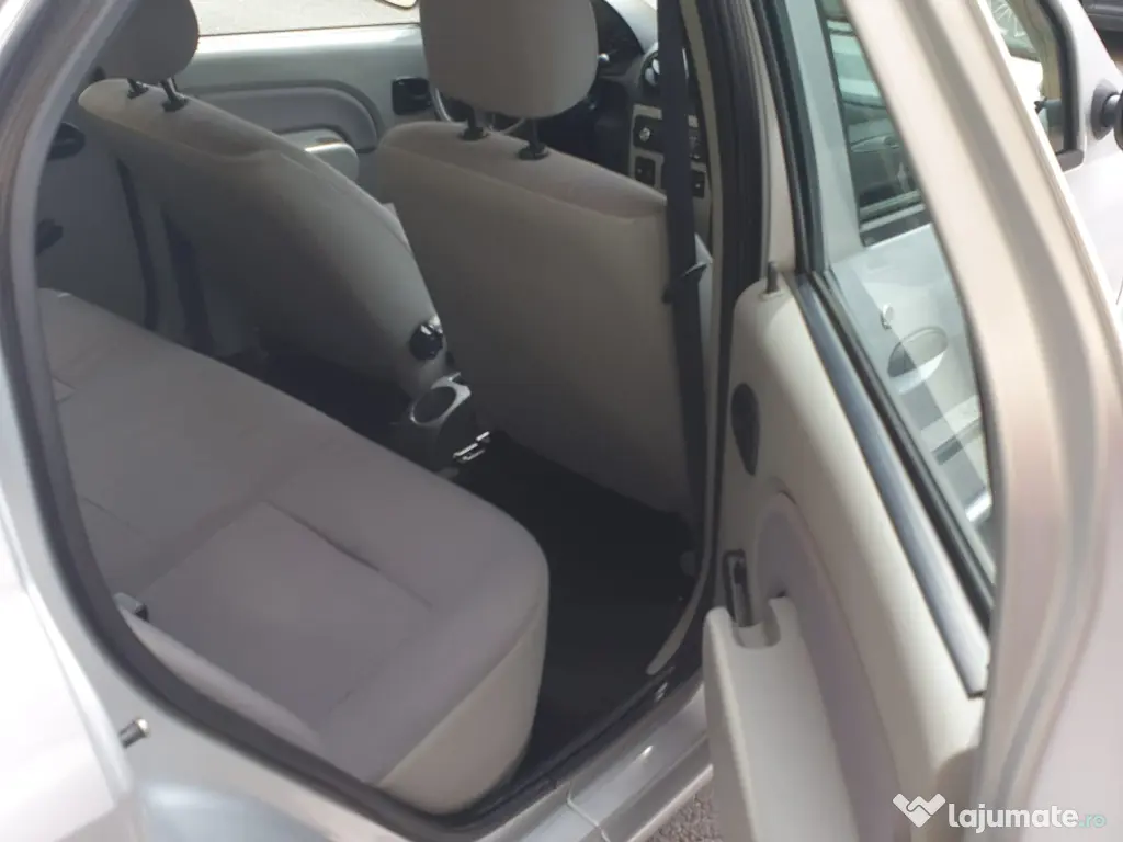 Dacia Logan, servo, stare perfecta