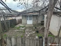 Teren intravilan 558mp + casă locuibilă – poziție centrală, Lespezi (Iași)
