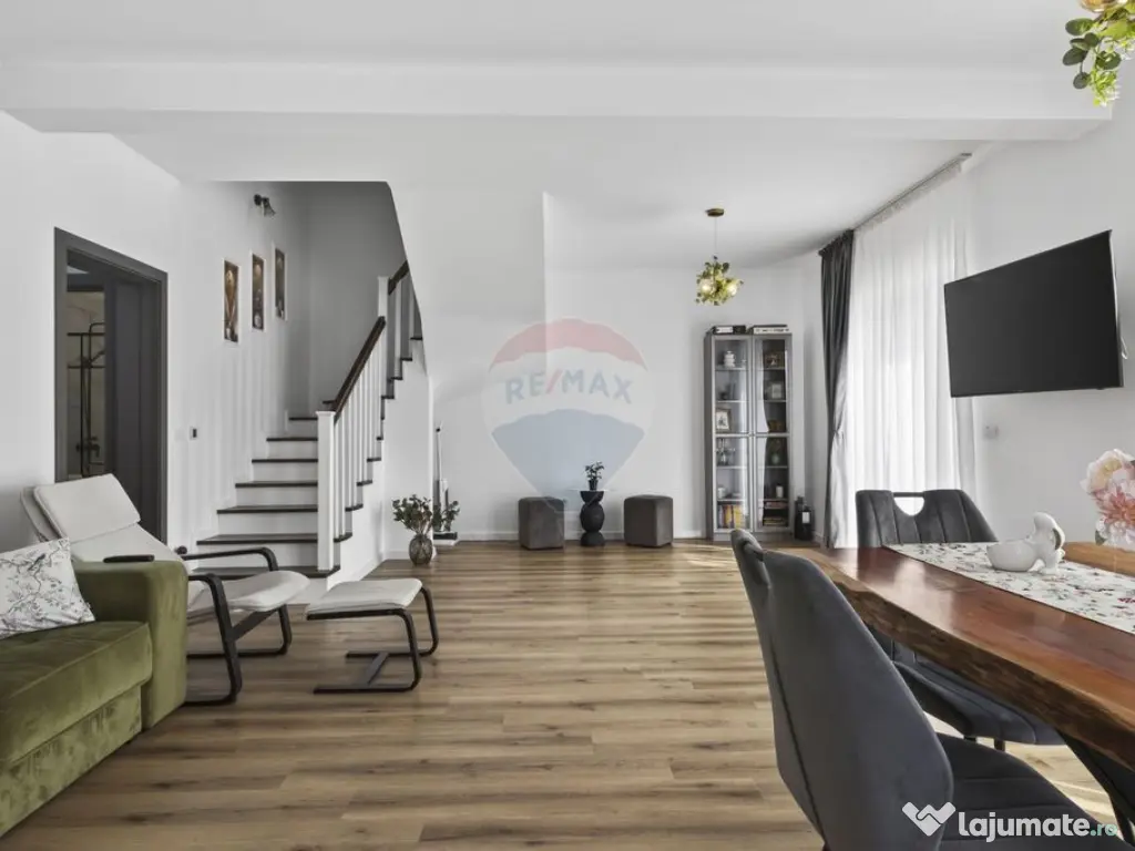 Casă la cheie cu teren 544 mp de vanzare in zona 6 Vanat...