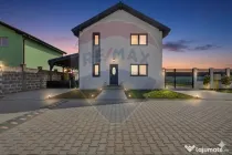 Casă la cheie cu teren 544 mp de vanzare in zona 6 Vanat...