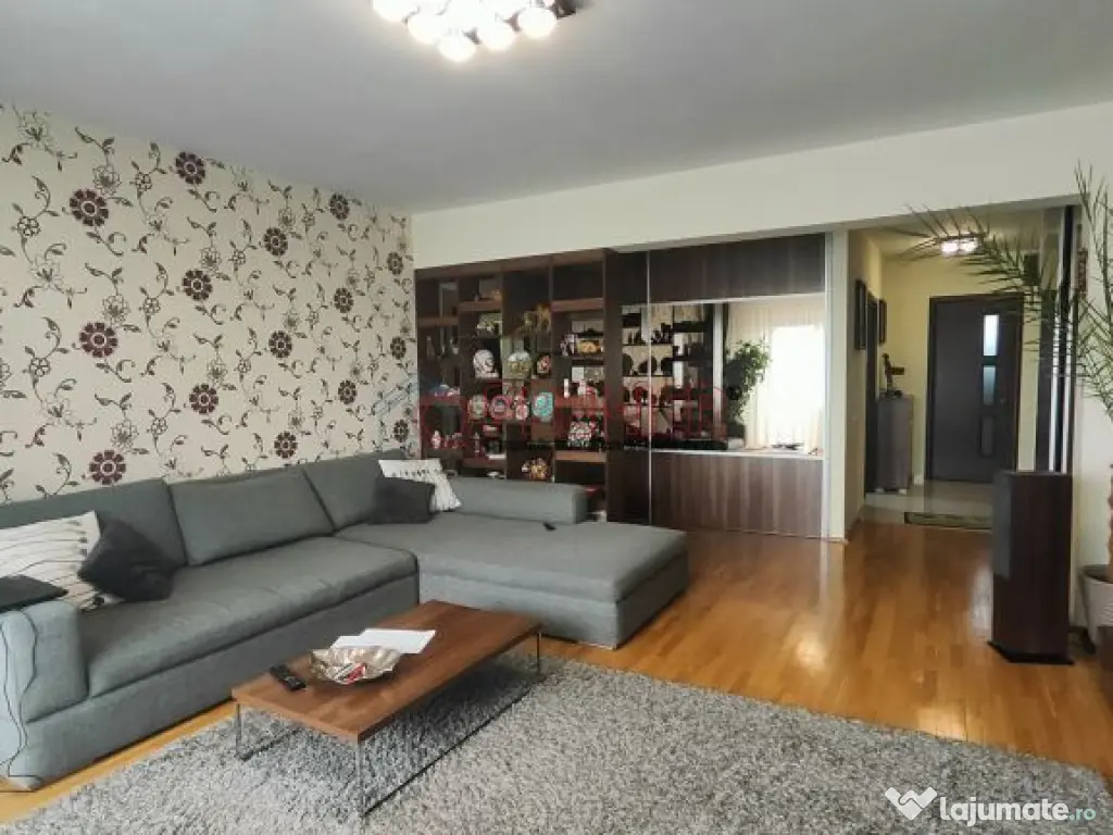 EROII REVOLUTIEI - Metrou - 3 camere