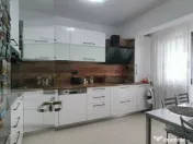 EROII REVOLUTIEI - Metrou - 3 camere 