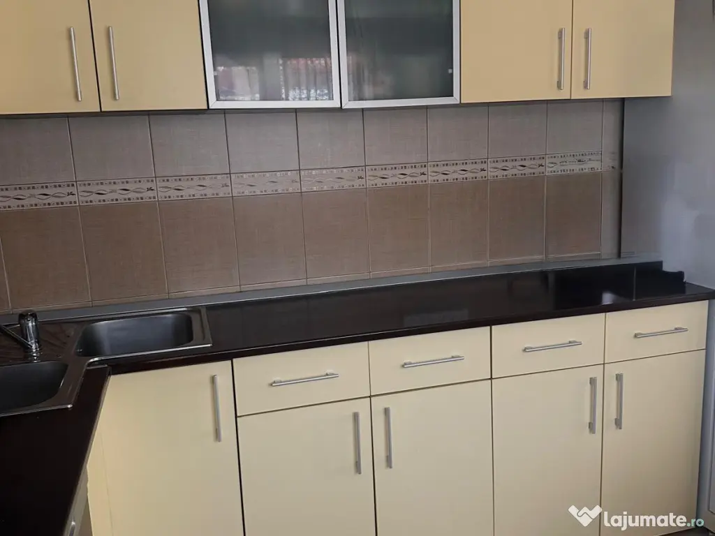 Mobila bucatarie impecabila ciocolata/wenge cu vanilie