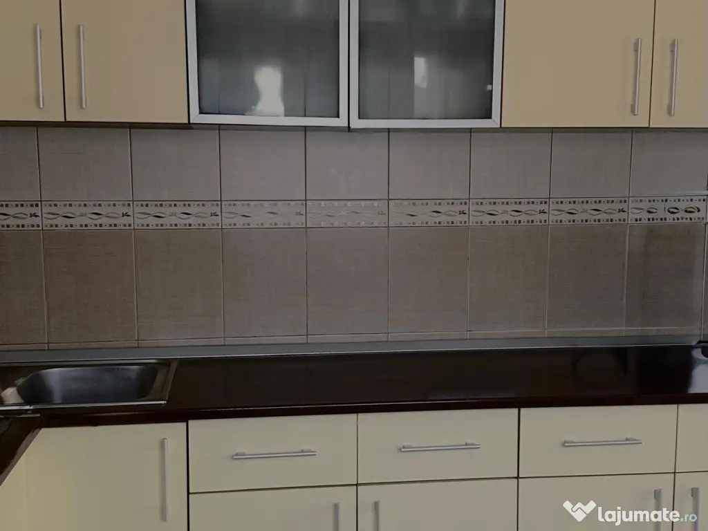 Mobila bucatarie impecabila ciocolata/wenge cu vanilie