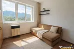 Garsoniera luminoasa cu bucatarie utilata si baie cu cada