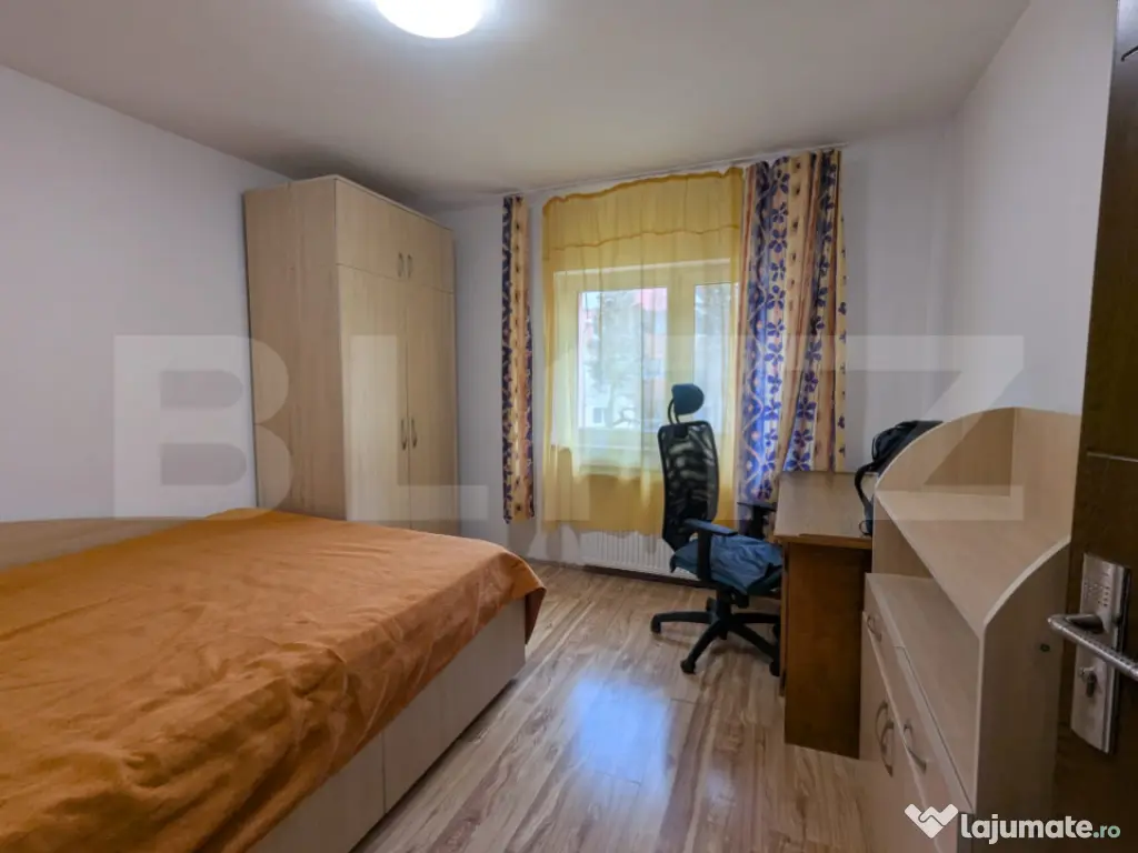 Apartament cu 4 camere, decomandate, 80 mp, balcon, garaj -