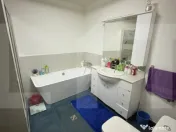 Casă modernă, 7 camere, pompă de căldură și panouri fo 