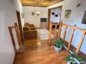 Casă modernă, 7 camere, pompă de căldură și panouri fo 