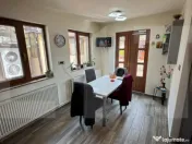 Casă modernă, 7 camere, pompă de căldură și panouri fo 