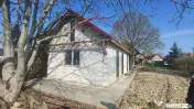 Casă si teren 2324 mp de vânzare Fughiu 12 km de Oradea 