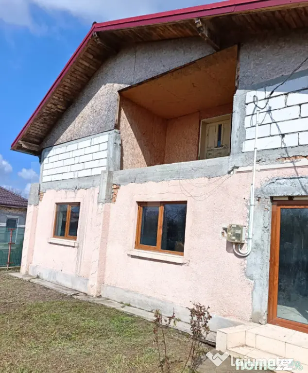 ???? Casă (la roșu) + teren 2522 mp – ideală pentru per - Gaesti (Dambovita)