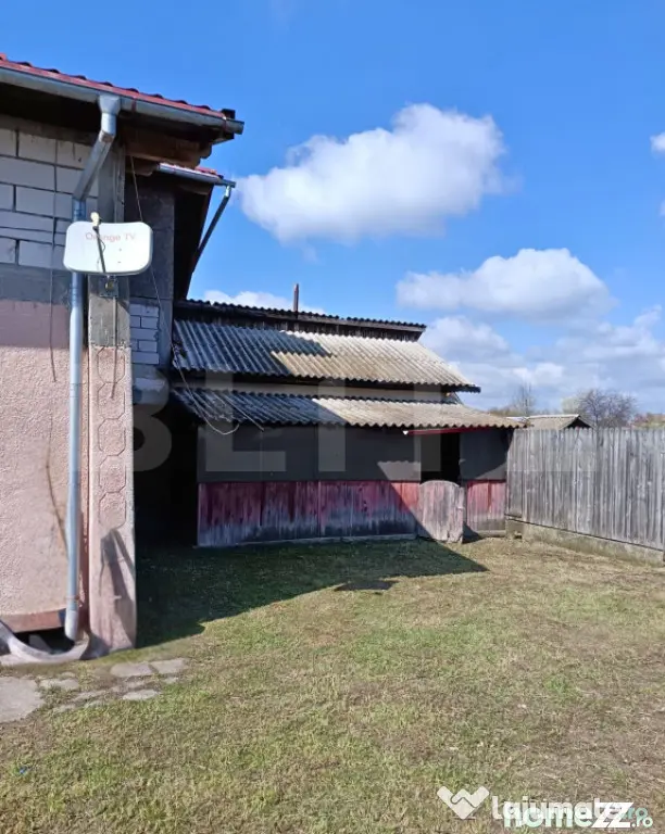 ???? Casă (la roșu) + teren 2522 mp – ideală pentru per - Gaesti (Dambovita)