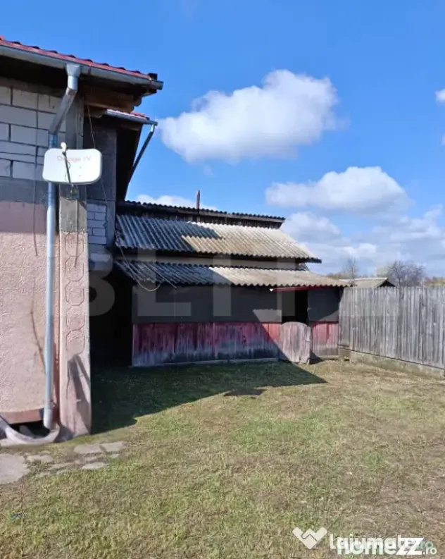 ???? Casă (la roșu) + teren 2522 mp – ideală pentru per - Gaesti (Dambovita)