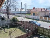 ???? Casă (la roșu) + teren 2522 mp – ideală pentru per 