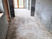 ???? Casă (la roșu) + teren 2522 mp – ideală pentru per 