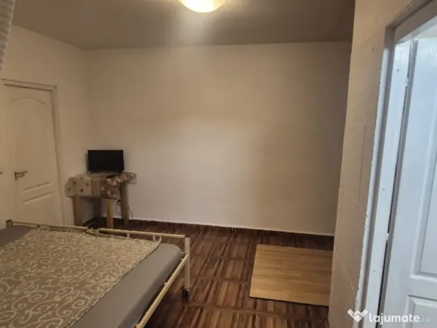 Apartament 2 camere de inchiriat zona rosu-chiajna