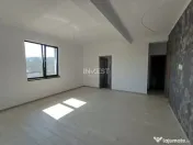 Casă cu 4 camere, 2 băi, beci spațios și 400 mp teren 