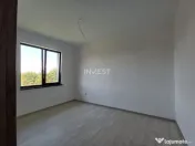 Casă cu 4 camere, 2 băi, beci spațios și 400 mp teren 