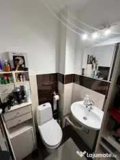 Apartament 3 camere, decomandat, 68 mp, zona Rovine 