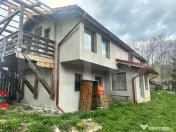 Pensiune, 2 corpuri, cu ciubar, restaurant si microferma 