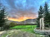 Pensiune, 2 corpuri, cu ciubar, restaurant si microferma 