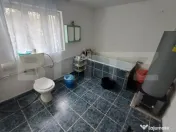 Casa de vanzare, la strada principala, zona ARCANI 