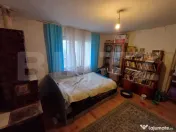 Casa de vanzare, la strada principala, zona ARCANI 