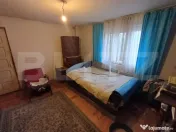 Casa de vanzare, la strada principala, zona ARCANI 