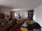 Casa de vanzare, la strada principala, zona ARCANI 