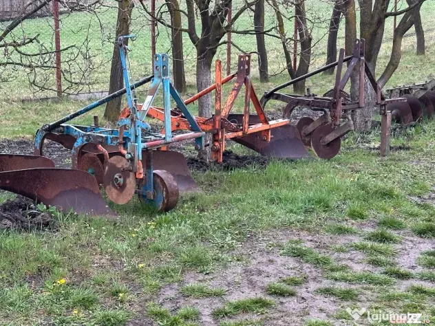 Plug pentru tractor