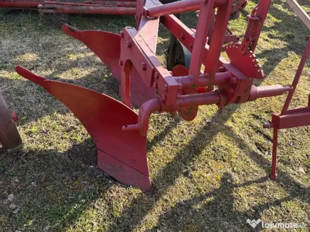 Plug pentru tractor