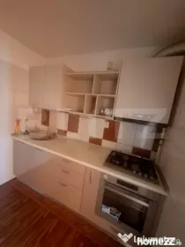 Apartament de vanzare, zona centrala Gaesti