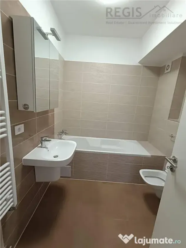 Apartament 3 camere, Top Zone 2 - Tractorul