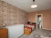 Apartament 2 camere,improspatat, decomandat,balcon,pivnita,T 