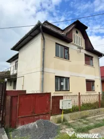 Casa spatioasa in Custelnic langa Tarnaveni! 10Ari teren!