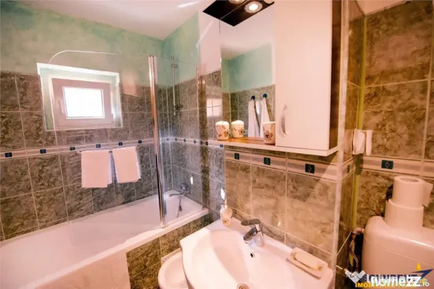 Apartament luminos cu 2 camere decomandate, Rasnov, Brasov.