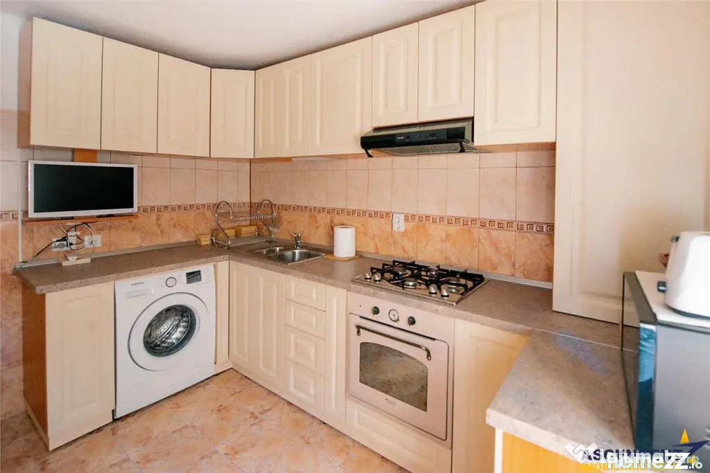 Apartament luminos cu 2 camere decomandate, Rasnov, Brasov.