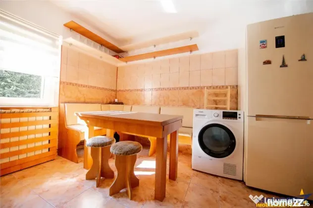 Apartament luminos cu 2 camere decomandate, Rasnov, Brasov.