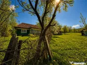 Casa traditionala,zona pitoreasca,domeniu de 3.400 mp,Suveic 