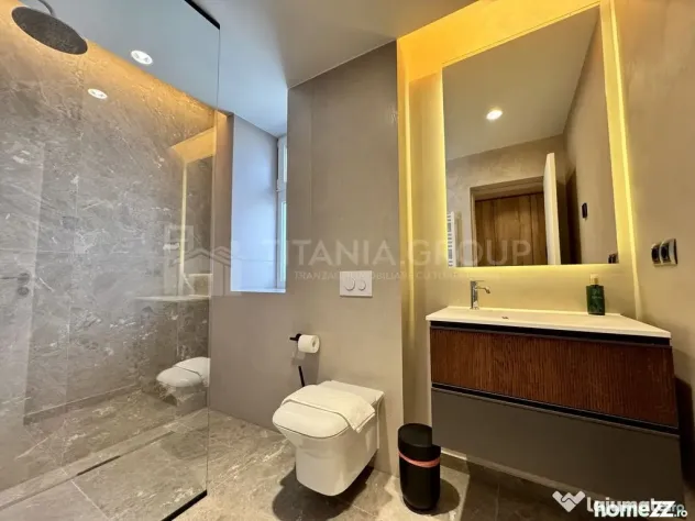 Penthouse de lux, prima închiriere, priveliște spre Tam...
