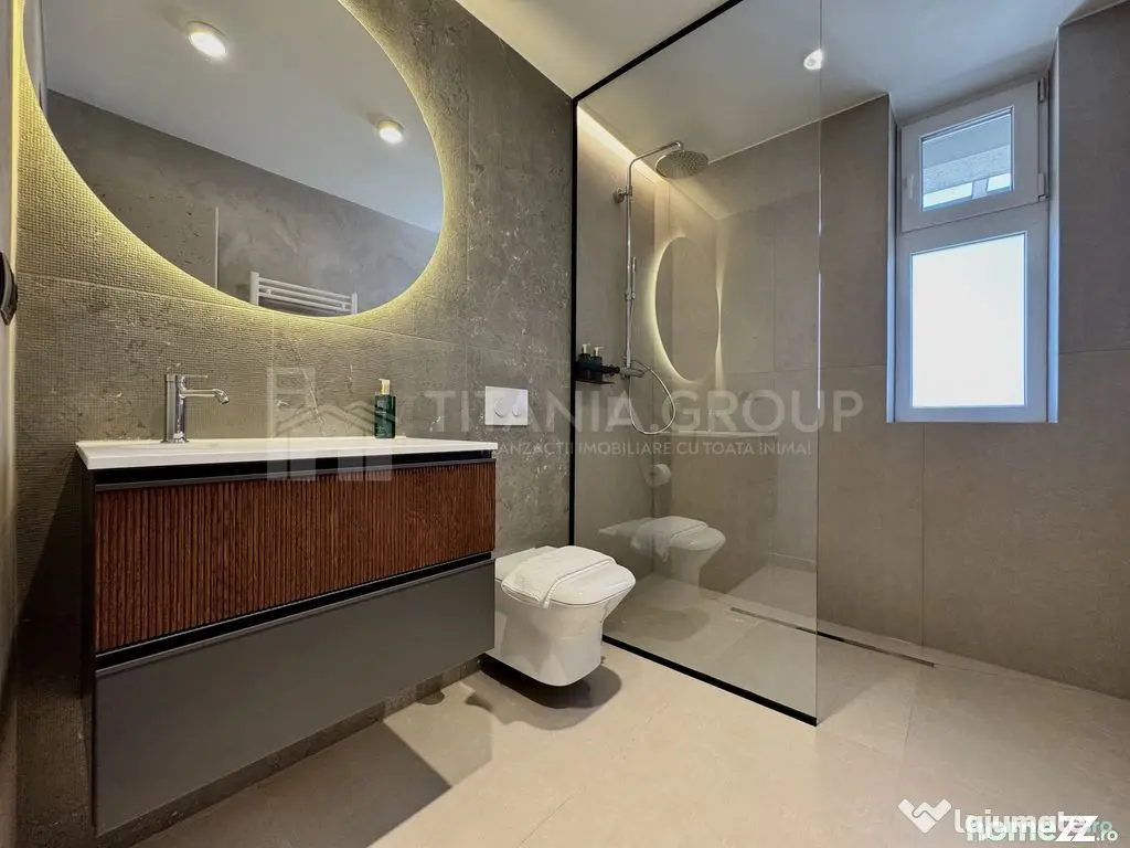 Penthouse de lux, prima închiriere, priveliște spre Tam...