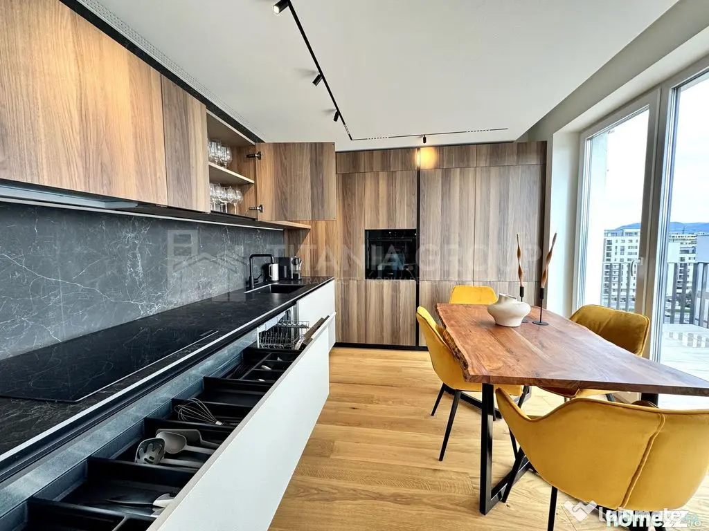 Penthouse de lux, prima închiriere, priveliște spre Tam...