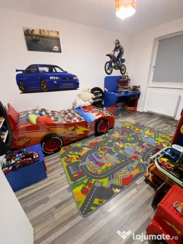 Apartament 3 camere, cu dressing, terasă și 3 parcări, zo