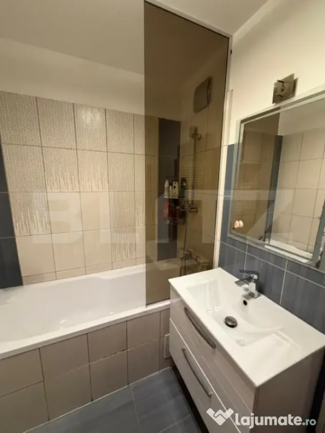Apartament 3 camere, cu dressing, terasă și 3 parcări, zo