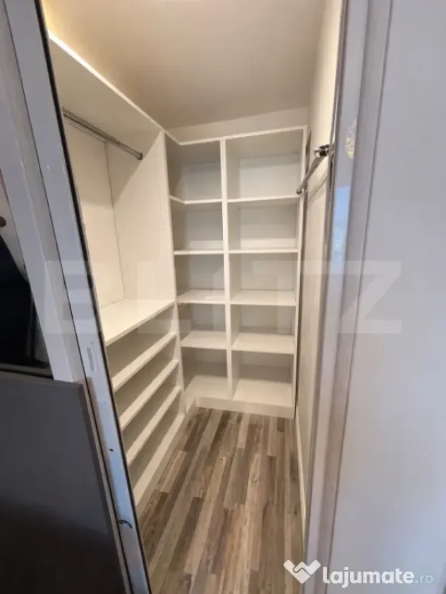 Apartament 3 camere, cu dressing, terasă și 3 parcări, zo