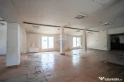 Spațiu comercial de 372 mp parcare 40 locuri + opțiune ... 