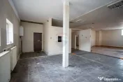 Spațiu comercial de 372 mp parcare 40 locuri + opțiune ... 