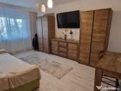 Poarta 6, 3 camere decomandate etajul 1. 